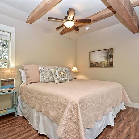 Cabins At Flite Acres - Coyote Cabin Wimberley Εξωτερικό φωτογραφία