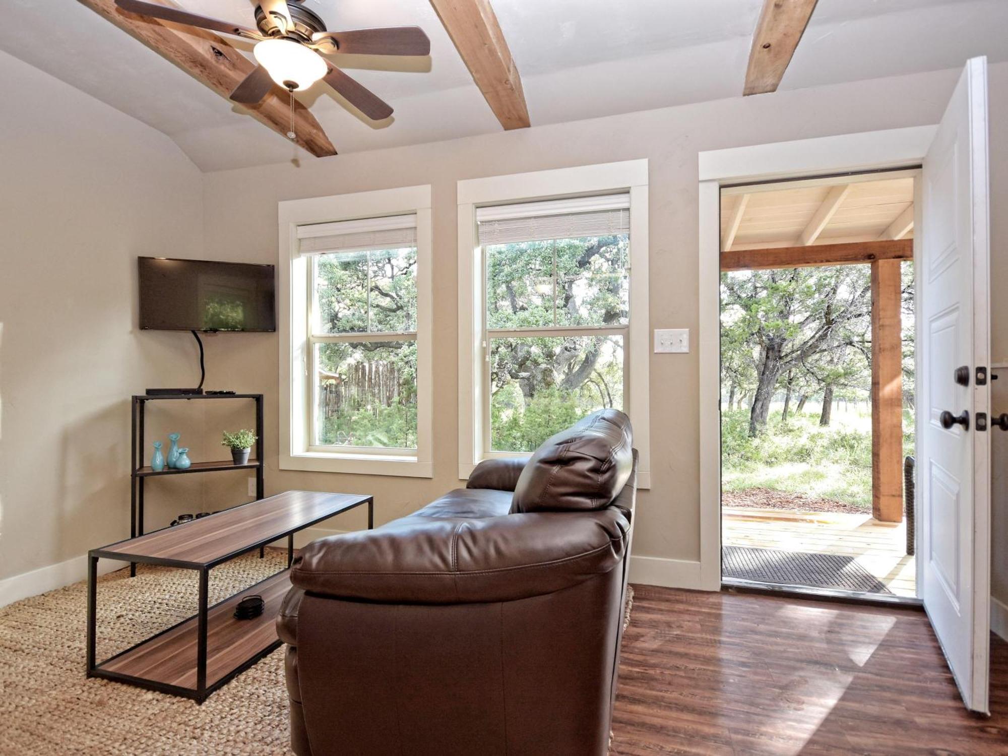 Cabins At Flite Acres - Coyote Cabin Wimberley Εξωτερικό φωτογραφία