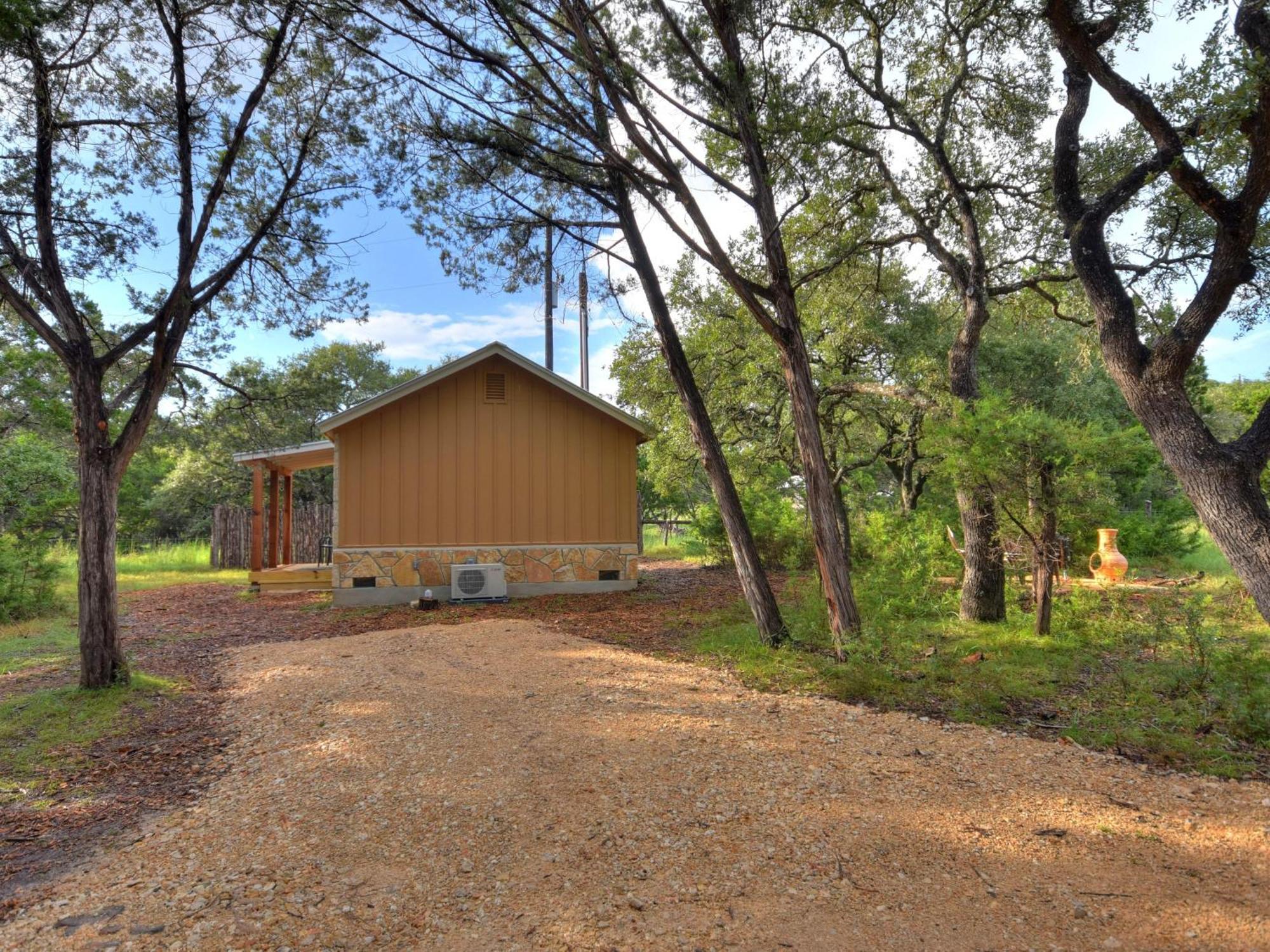Cabins At Flite Acres - Coyote Cabin Wimberley Εξωτερικό φωτογραφία